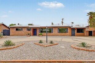 5120 E Alberta Dr in Tucson, AZ - Building Photo
