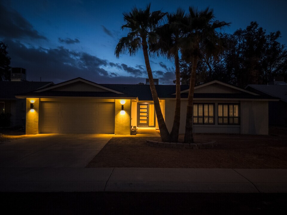11202 S Shoshoni Dr in Phoenix, AZ - Building Photo