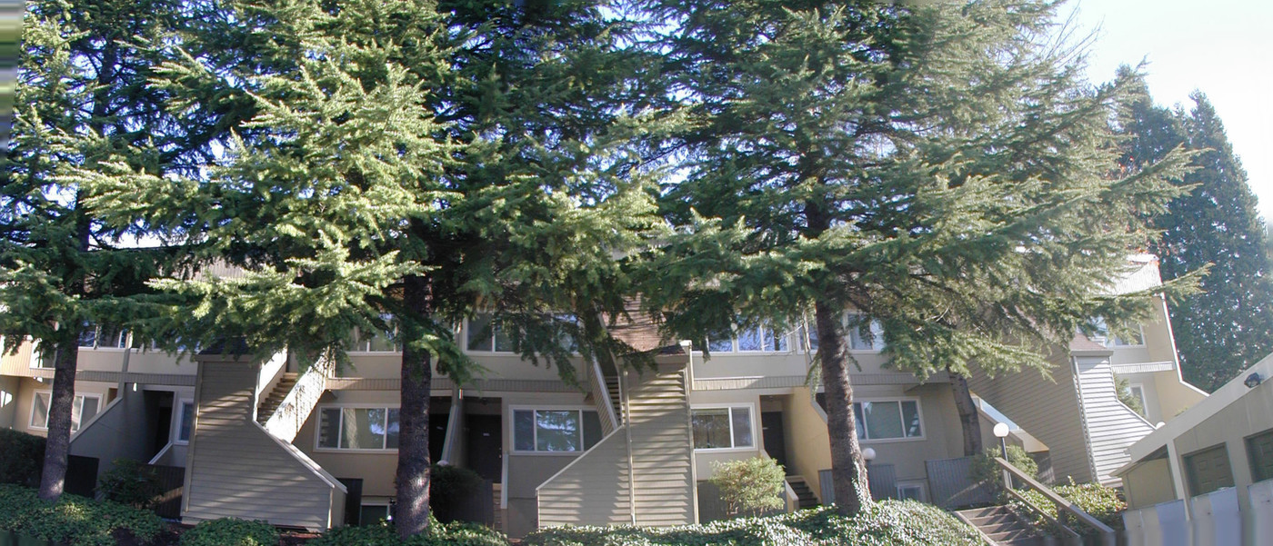 The Bridgecrest in Portland, OR - Building Photo