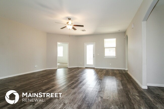 320 E Georgia Terrace in Mustang, OK - Foto de edificio - Building Photo