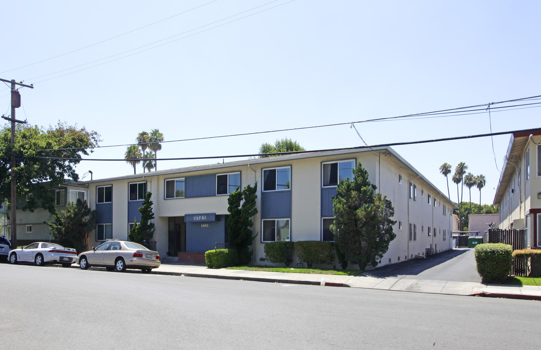 Capri in San Jose, CA - Foto de edificio