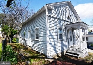 122 E Monmouth St in Winchester, VA - Building Photo - Building Photo