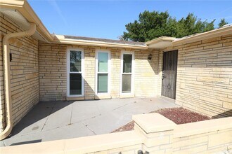 7825 Birchwood Dr in Port Richey, FL - Building Photo - Building Photo