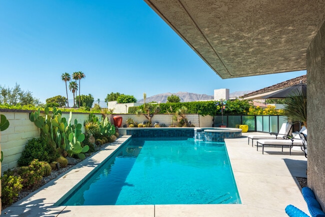 1 Dartmouth Dr in Rancho Mirage, CA - Building Photo - Building Photo