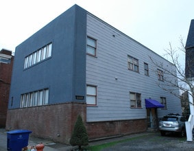 2257 NW Glisan St in Portland, OR - Building Photo - Building Photo