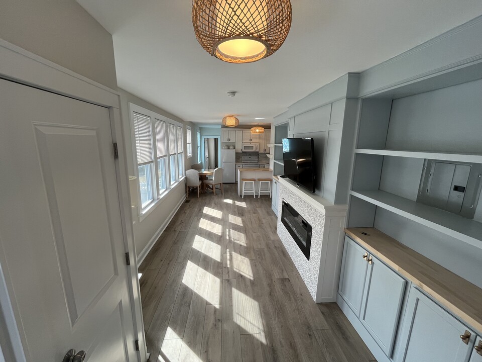 60 Maple Ave in Bay Shore, NY - Building Photo