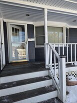 6 Honey Ln W in Miller Place, NY - Building Photo