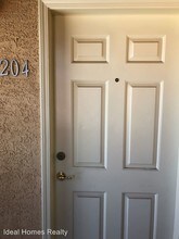 900 Heavenly Hill Ct-Unit -#204 in Las Vegas, NV - Building Photo - Building Photo