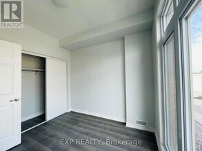 1406 Hemlock Rd in Ottawa, ON - Building Photo - Building Photo