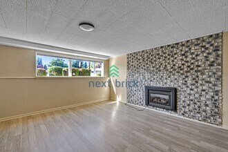 402 155th Ave SE in Bellevue, WA - Building Photo - Building Photo