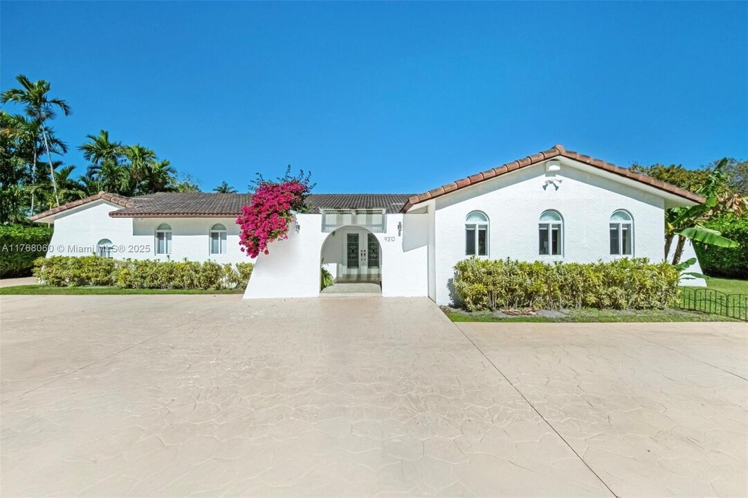 9310 Biscayne Blvd in Miami Shores, FL - Building Photo