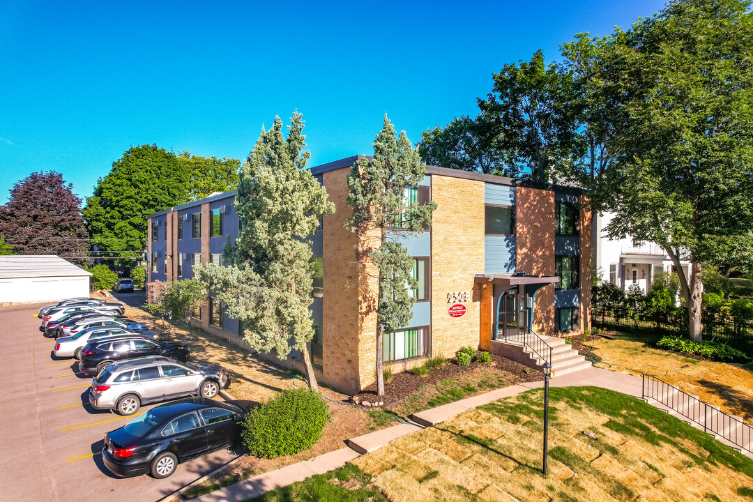 Pillsbury Flats in Minneapolis, MN - Building Photo