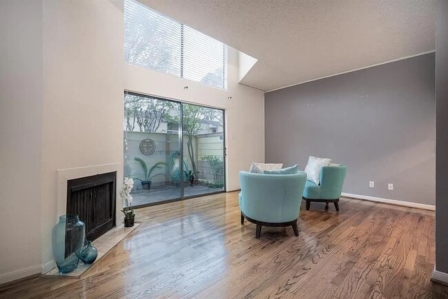 property at 2125 Augusta Dr