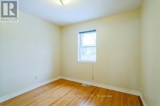 18 Northview Ave in Toronto, ON - Building Photo - Building Photo