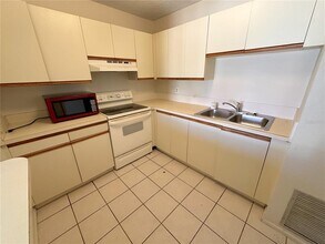 77 Boundary Blvd-Unit -B in Rotonda West, FL - Building Photo - Building Photo