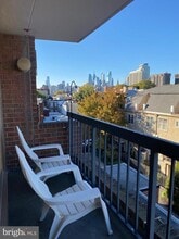 200 Lombard St in Philadelphia, PA - Building Photo - Building Photo