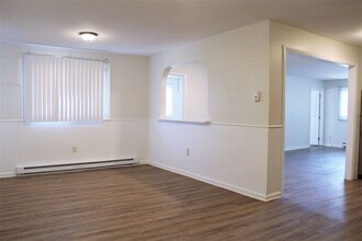 10 Belchertown Rd in Amherst, MA - Building Photo - Building Photo