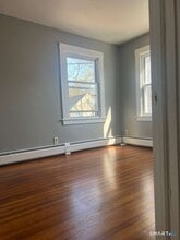 10 Bank St in Manchester, CT - Building Photo - Building Photo