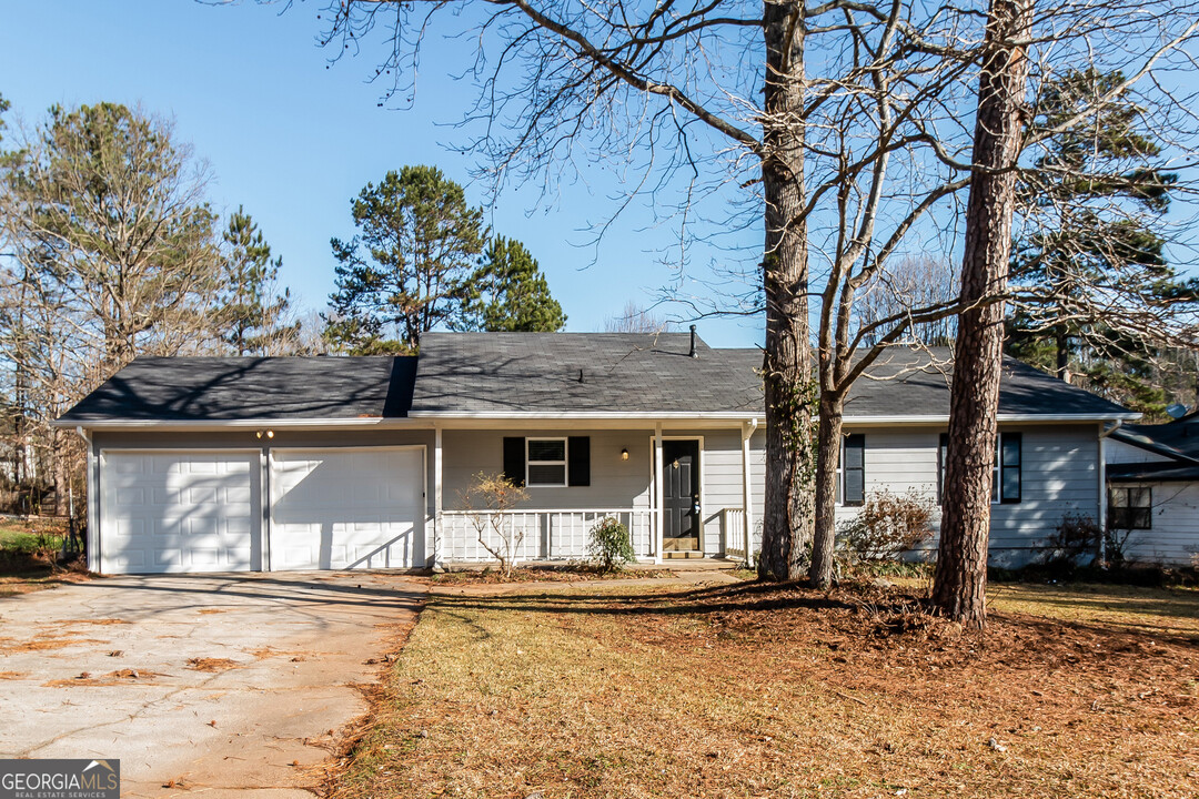 1102 Greendale Ln in Jonesboro, GA - Building Photo
