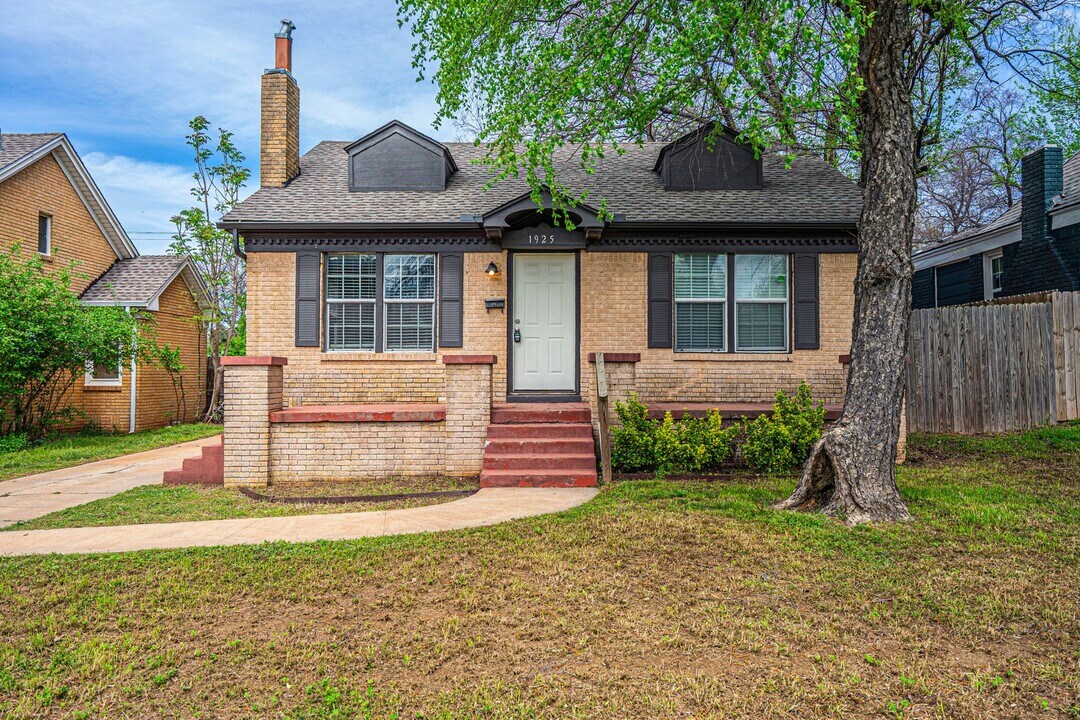 1925 NW 28th St in Oklahoma City, OK - Building Photo