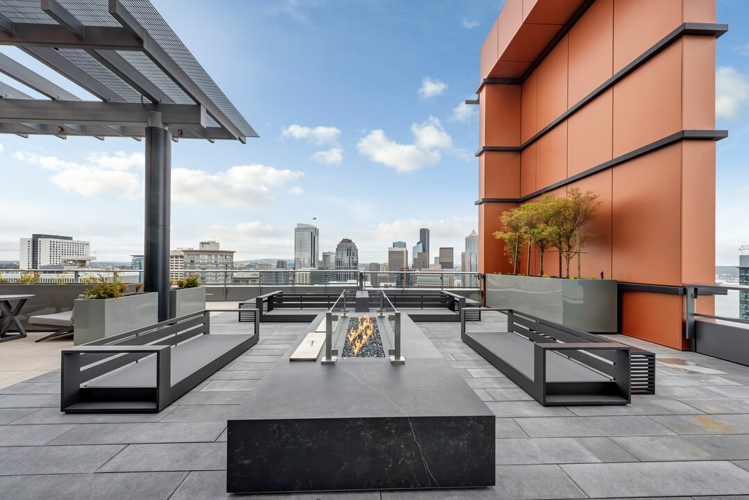 Modern Luxe Condos in Seattle, WA - Building Photo