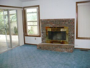 6785 D Ct in Springfield, OR - Building Photo - Building Photo