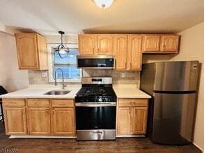 36 Cross St in Montclair, NJ - Building Photo - Building Photo