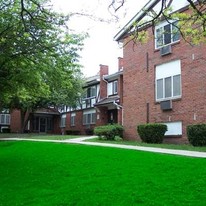 Auburn Manor Apartments