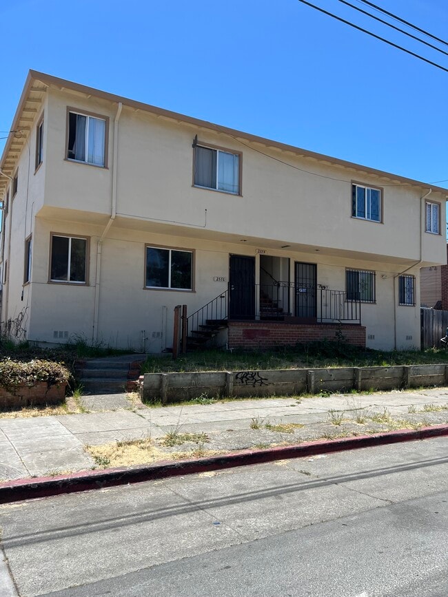 2576 35th Ave, Unit 2576