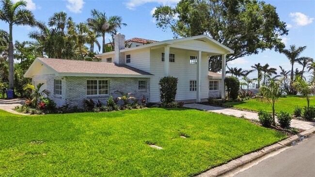 property at 11 Brightwaters Cir NE