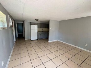 11734 N 14th St in Tampa, FL - Building Photo - Building Photo