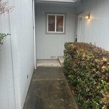 228 SW Westholm Ave in Grants Pass, OR - Building Photo - Building Photo