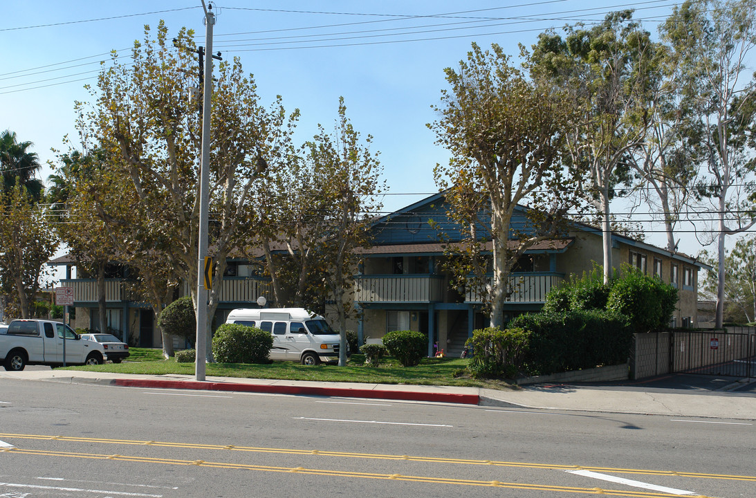 14261 Edwards St in Westminster, CA - Foto de edificio