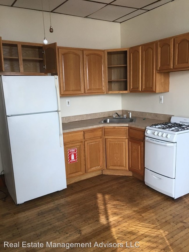 63 E Penn St in Philadelphia, PA - Building Photo - Building Photo