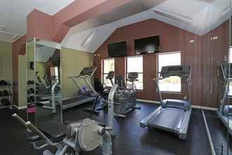 Bayou Point in Pinellas Park, FL - Foto de edificio - Interior Photo