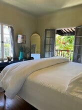 3934 Fernwood Ave, Unit Fernwood in Los Angeles, CA - Foto de edificio - Building Photo