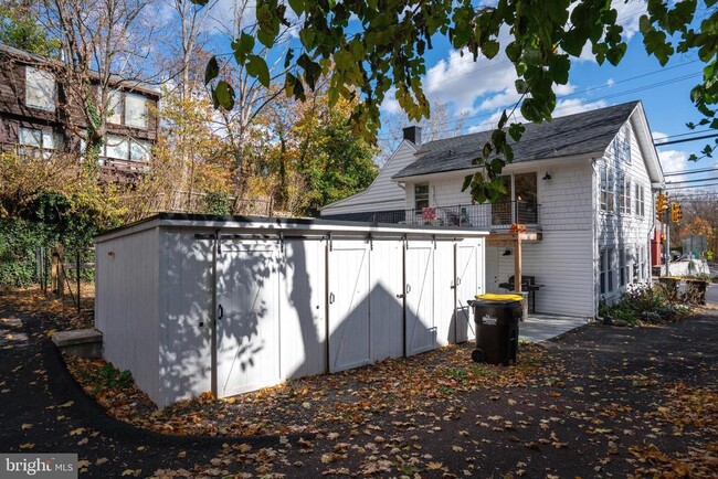 property at 729 Main St