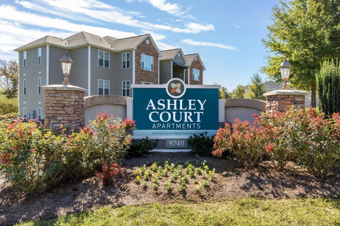 Ashley Court Apartments in Charlotte, NC - Building Photo