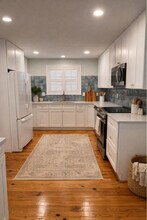 7605 Atlantic Ave in Virginia Beach, VA - Foto de edificio - Building Photo