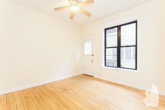 2134 W Concord Pl in Chicago, IL - Building Photo - Building Photo
