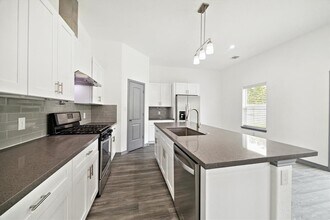 10209 Ashville Dr in Houston, TX - Building Photo - Building Photo