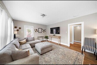 1631 Castle Ct in Houston, TX - Building Photo - Building Photo