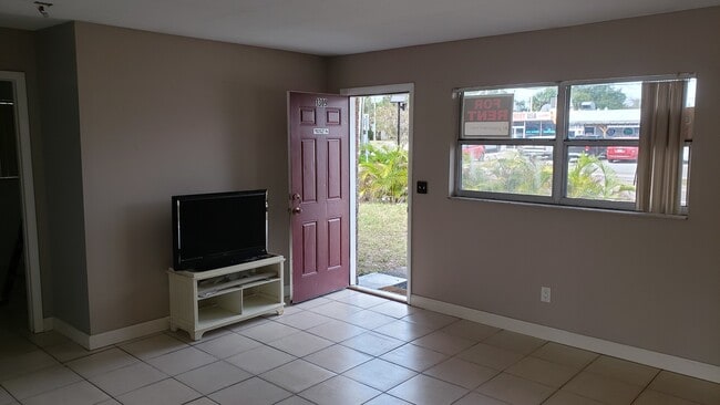 1309 Union St in Clearwater, FL - Foto de edificio - Building Photo