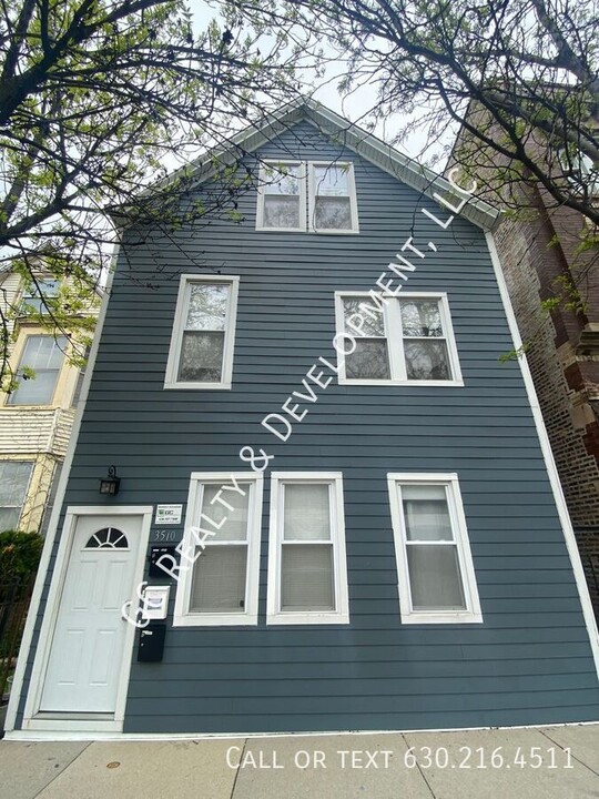 3510 W Irving Pk Rd in Chicago, IL - Building Photo