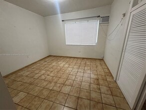 3289 SW 25th St in Miami, FL - Building Photo - Building Photo
