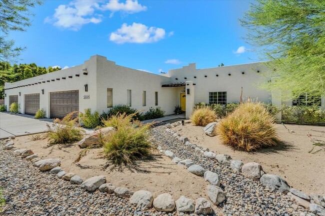 2005 E Racquet Club Rd in Palm Springs, CA - Building Photo - Building Photo