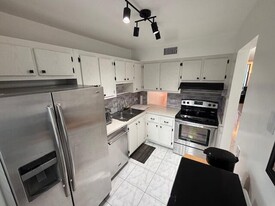 4236 Deste Ct in Greenacres, FL - Building Photo - Building Photo