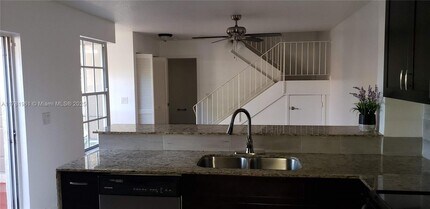 10932 Chandler Dr in Hollywood, FL - Building Photo - Building Photo