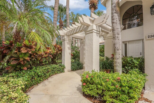 16000 W Bay Dr in Jupiter, FL - Building Photo - Building Photo