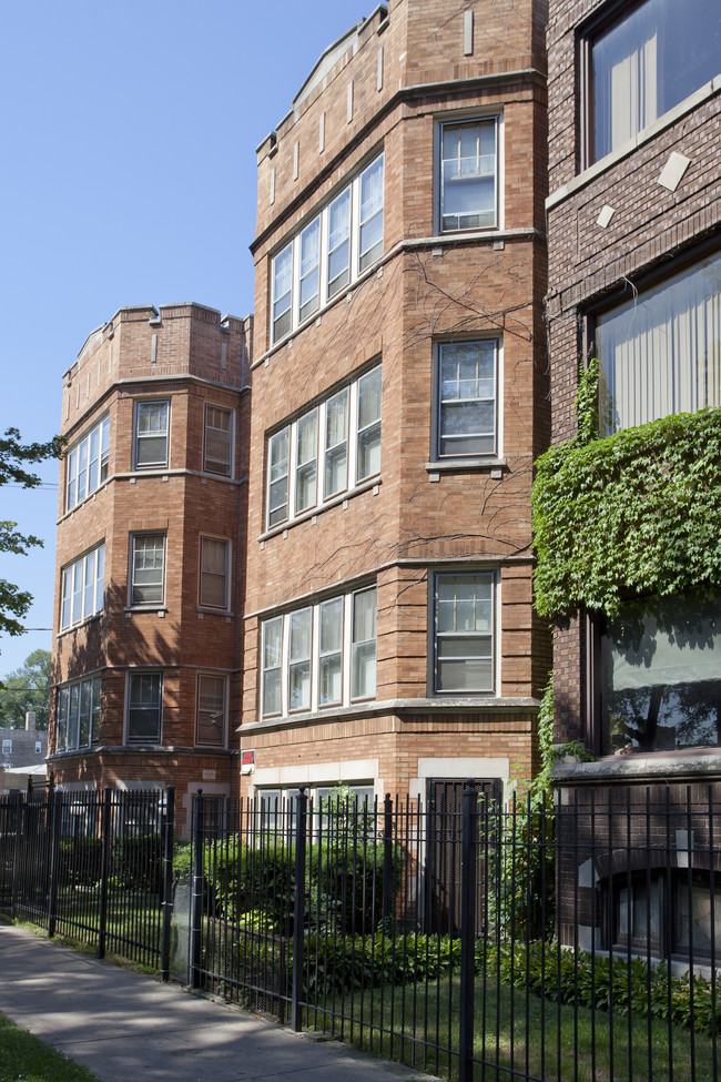 7840 S Kingston Ave in Chicago, IL - Building Photo - Building Photo